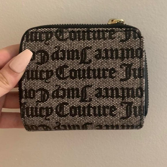 Small Juicy Couture Wallet - Picture 2 of 4